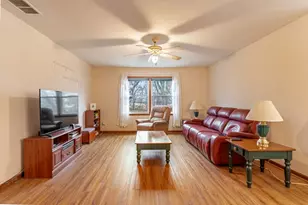 1219 W 6th St, Belvidere, IL 61008 - Photo 6