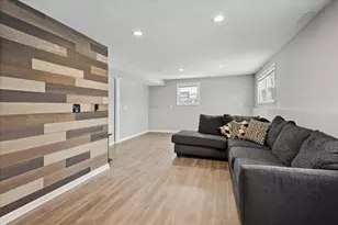 128 McCabe Dr, Streamwood, IL 60107 - Photo 14