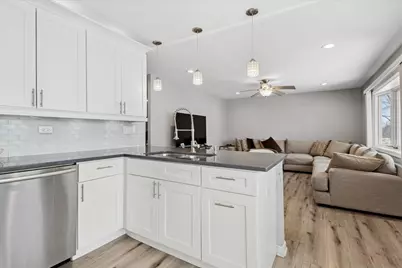 128 McCabe Drive, Streamwood, IL 60107 - Photo 8