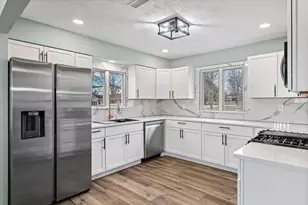 10 E Locust St, Ashmore, IL 61912 - Photo 6