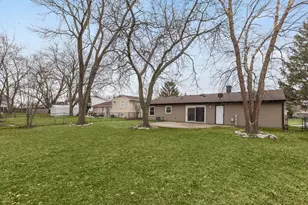 1330 E Kennedy Dr, Streamwood, IL 60107 - Photo 18