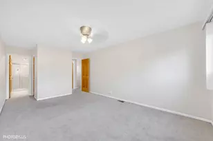 1330 S Mallard Ln, Mount Prospect, IL 60056 - Photo 14