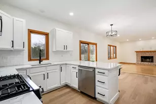 359 Gilbert Dr, Wood Dale, IL 60191 - Photo 6