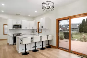 359 Gilbert Dr, Wood Dale, IL 60191 - Photo 8