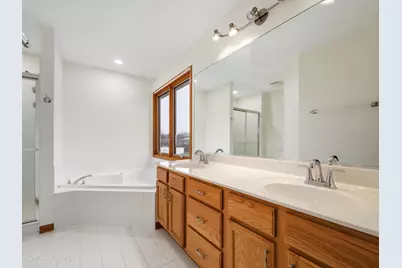 359 Gilbert Drive, Wood Dale, IL 60191 - Photo 14