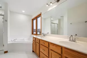 359 Gilbert Dr, Wood Dale, IL 60191 - Photo 14