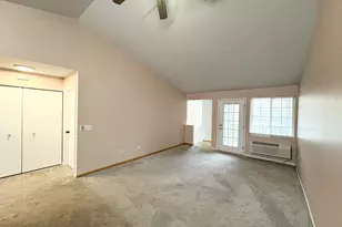 2219 Silverstone Dr, Carpentersville, IL 60110 - Photo 8