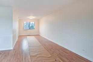 2019 Williamsburg Dr, Streamwood, IL 60107 - Photo 6