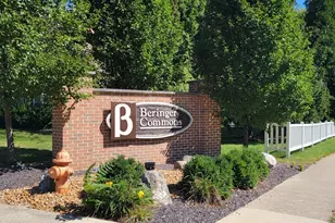 707 N Beacon Hill Cir, Urbana, IL 61802 - Photo 2