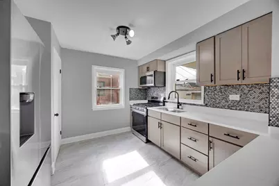 10626 S Lowe Avenue, Chicago, IL 60628 - Photo 4