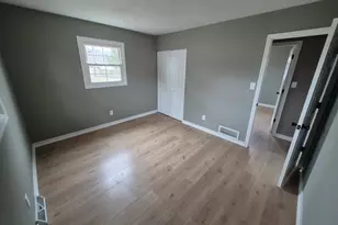 218 W 10th St, Streator, IL 61364 - Photo 12