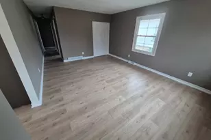 218 W 10th St, Streator, IL 61364 - Photo 4