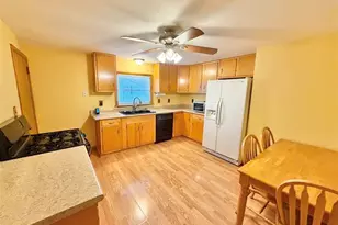 305 W Pershing St, Stillman Valley, IL 61084 - Photo 8