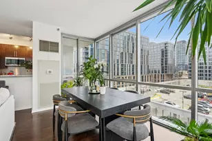 123 S Green St, Chicago, IL 60607 - Photo 8