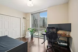 123 S Green St, Chicago, IL 60607 - Photo 14