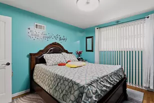 3446 W 74th St, Chicago, IL 60629 - Photo 10