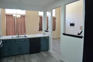 1401 Grayshire Ct, Elgin, IL 60120 - Photo 2