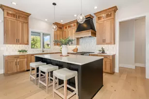 12021 S Stallion Dr, Plainfield, IL 60585 - Photo 2