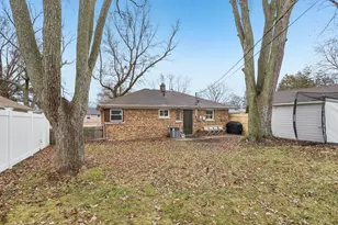 331 Marquette St, Park Forest, IL 60466 - Photo 12