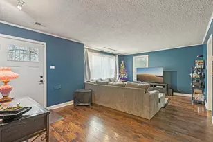 331 Marquette St, Park Forest, IL 60466 - Photo 4