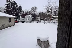 302 Elder Dr, Round Lake Park, IL 60073 - Photo 16