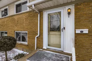 887 Ingram Pl, Des Plaines, IL 60016 - Photo 4