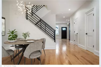 2334 N Oakley Avenue, Chicago, IL 60647 - Photo 4