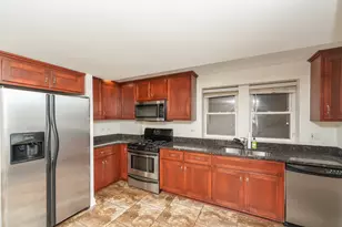 3910 N Bernard St, Chicago, IL 60618 - Photo 8