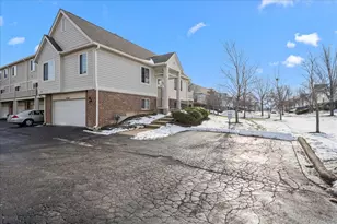 3390 Cameron Dr, Elgin, IL 60124 - Photo 20