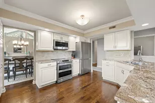 305 N Dale Ave, McHenry, IL 60050 - Photo 10