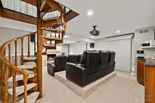 305 N Dale Ave, McHenry, IL 60050 - Photo 4