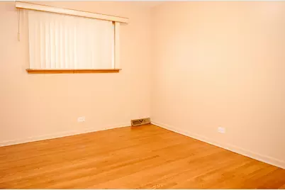 9404 Hamlin Avenue, Des Plaines, IL 60016 - Photo 14