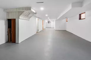 2206 W 81st Pl, Chicago, IL 60620 - Photo 18