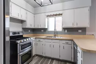 2206 W 81st Pl, Chicago, IL 60620 - Photo 6