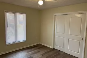 122 Crescent Ln, Cabery, IL 60919 - Photo 8