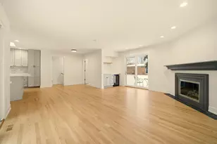 2372 Salceda Dr, Northbrook, IL 60062 - Photo 10