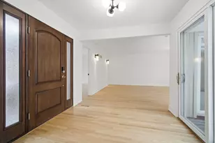 2372 Salceda Dr, Northbrook, IL 60062 - Photo 2