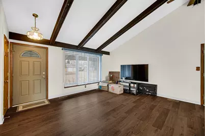 5213 W Greenbrier Drive, McHenry, IL 60050 - Photo 2