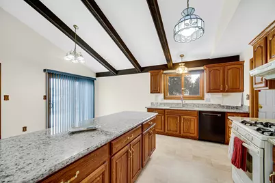 5213 W Greenbrier Drive, McHenry, IL 60050 - Photo 6