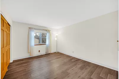 5213 W Greenbrier Drive, McHenry, IL 60050 - Photo 2