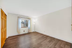 5213 W Greenbrier Dr, McHenry, IL 60050 - Photo 2