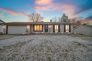 5213 W Greenbrier Dr, McHenry, IL 60050 - Photo 1