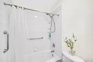 5213 W Greenbrier Dr, McHenry, IL 60050 - Photo 4