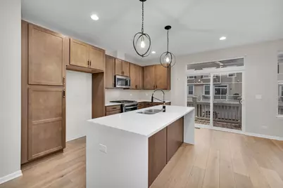 30W136 Wheeler Circle, Warrenville, IL 60563 - Photo 2