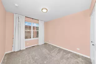 30W136 Wheeler Cir, Warrenville, IL 60563 - Photo 14