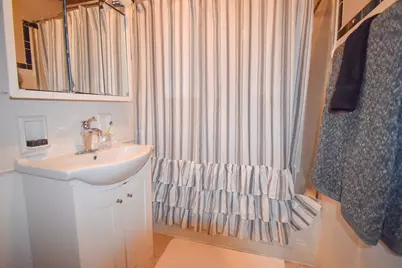 914 W Olive Street, Bloomington, IL 61701 - Photo 14