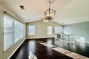 433 Gloria Ln, Oswego, IL 60543 - Photo 2