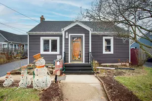 683 Columbia Ave, Elgin, IL 60120 - Photo 2