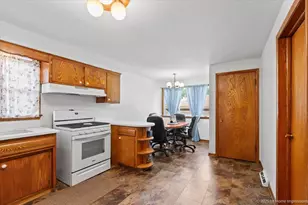 11214 S Sacramento Ave, Chicago, IL 60655 - Photo 6