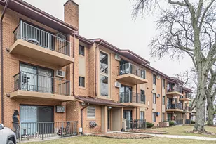 7010 W 110th St, Worth, IL 60482 - Photo 2